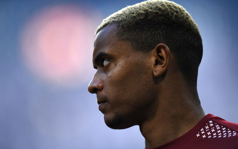 Image for Arsenal to battle Premier League rivals for Manuel Akanji