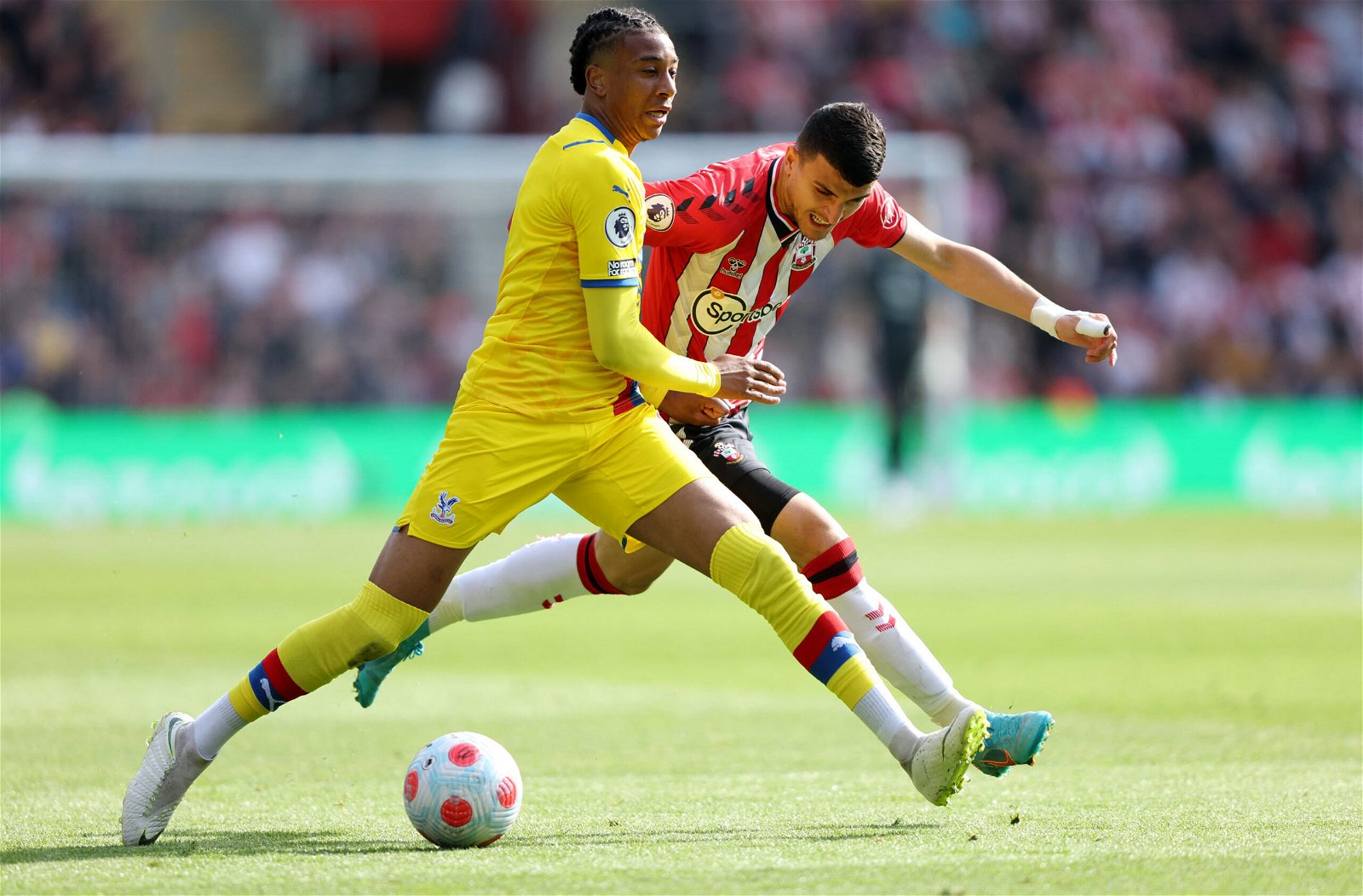 Michael-Olise-in-Premier-League-action-for-Crystal-Palace-against-Southampton