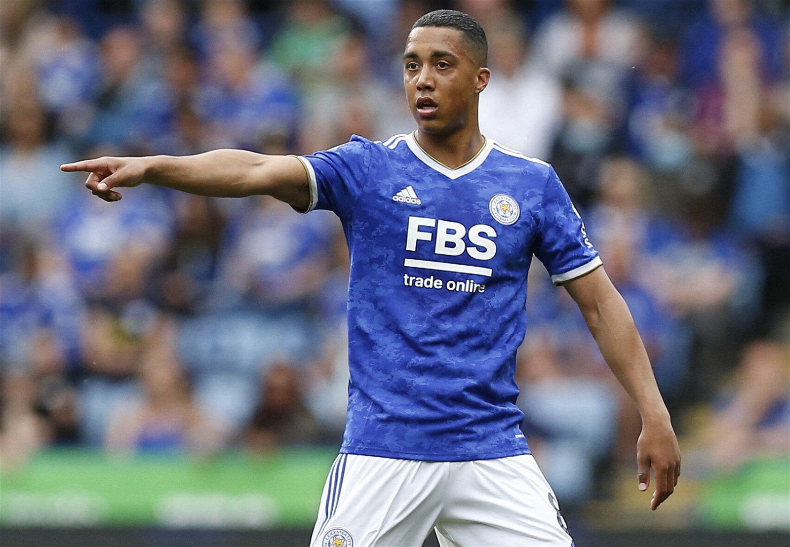 Youri-Tielemans-in-Premier-League-action-for-Leicester-City-against-Southampton