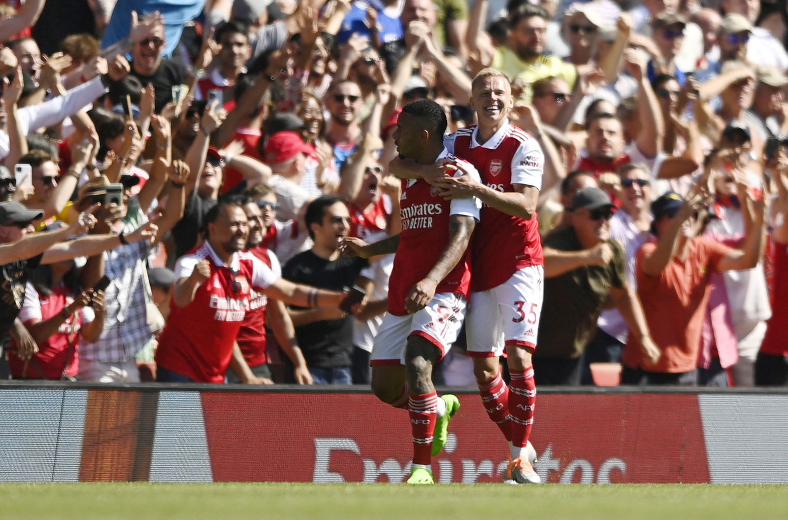 Jesus or Zinchenko Pundit rates better signing Arsenal Mania