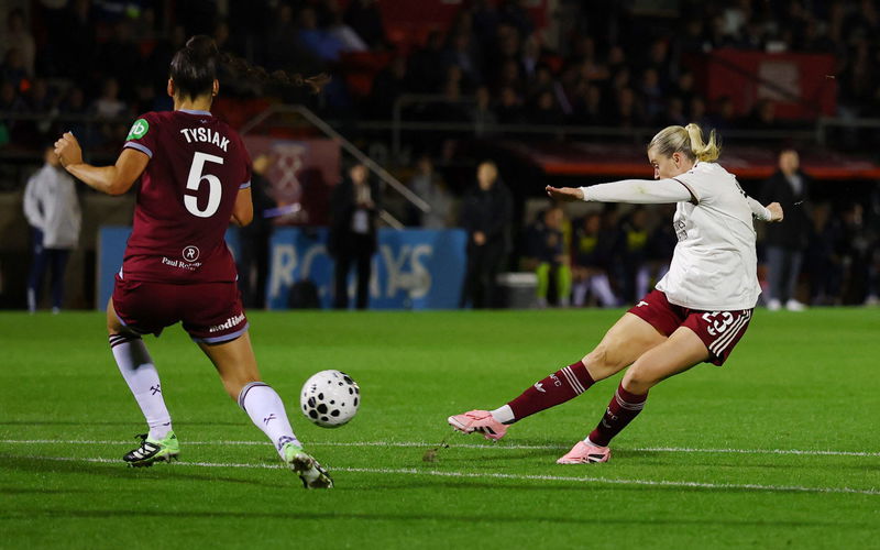 Image for Five-Star Arsenal Overcome Early Setback to Sink West Ham