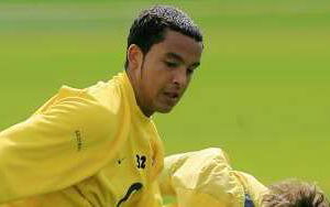 Image for Walcott reports for pre-season training early